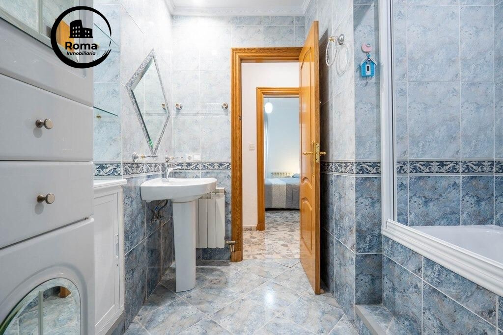 Piso con licencia de alquiler turístico en pleno centro de G - foto 26