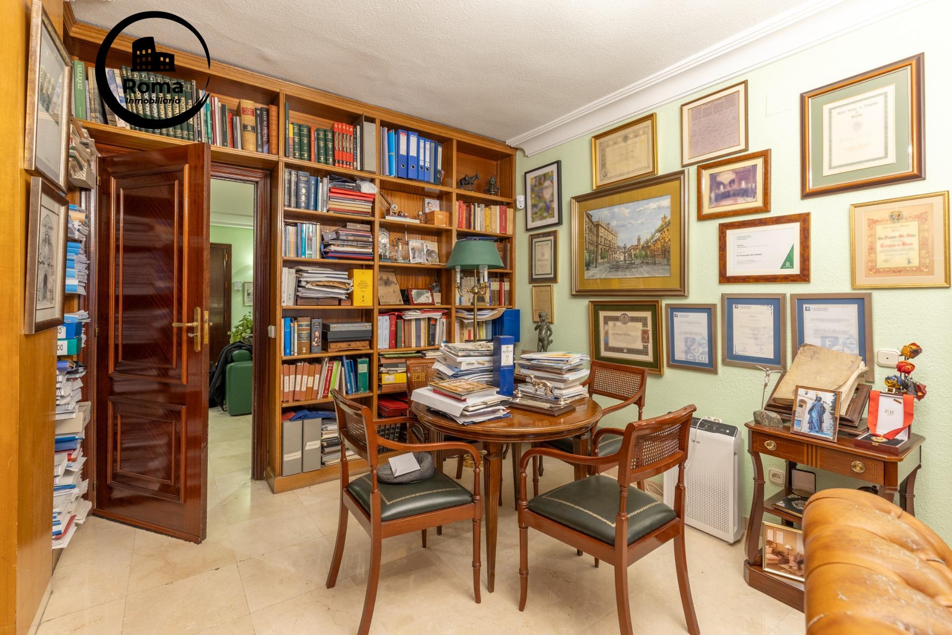 Piso en pleno centro de Granada con 2 plazas de garaje y tra - foto 9