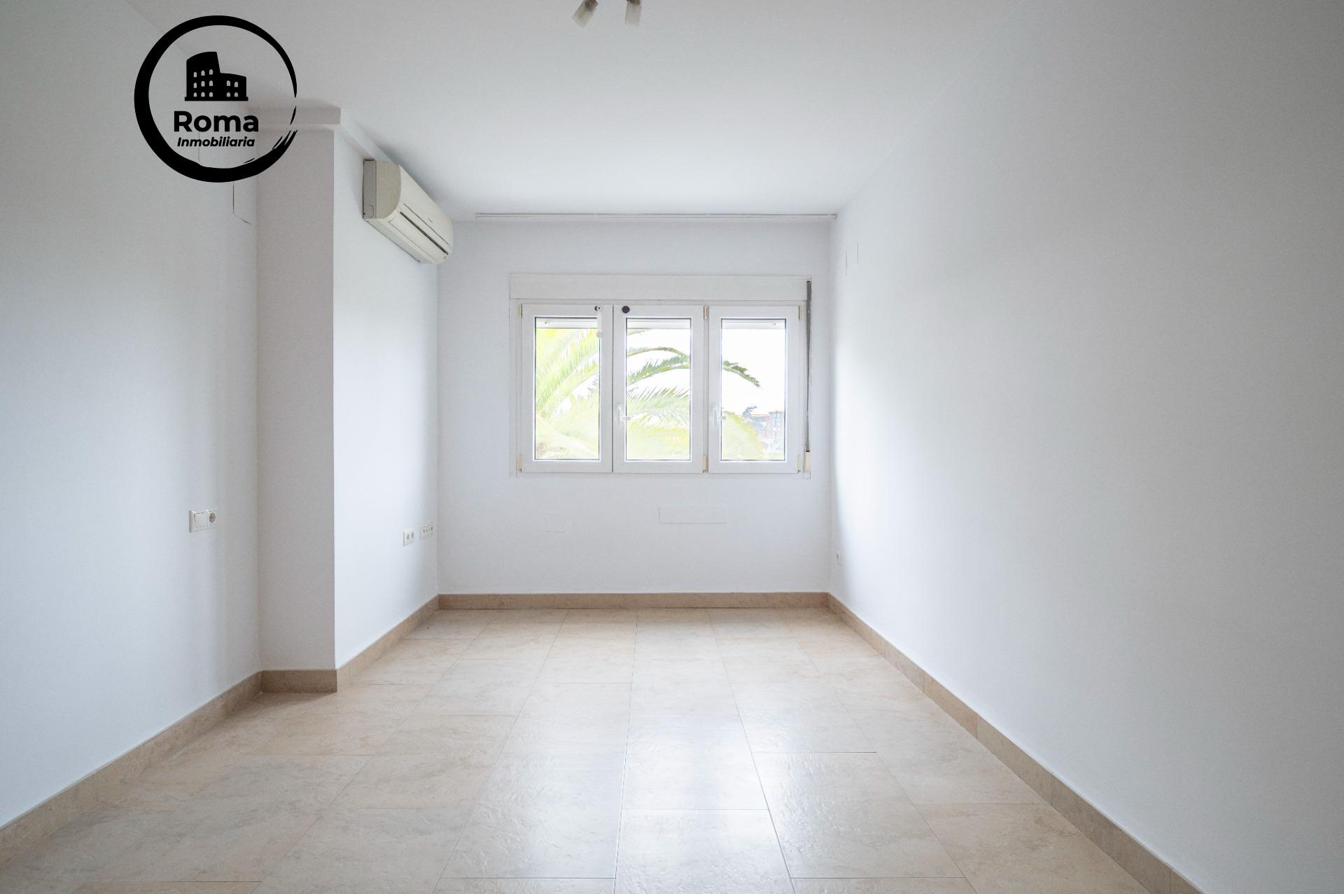 Gran Piso Reformado en Constitución, Frente a Paseillos Univ - foto 26