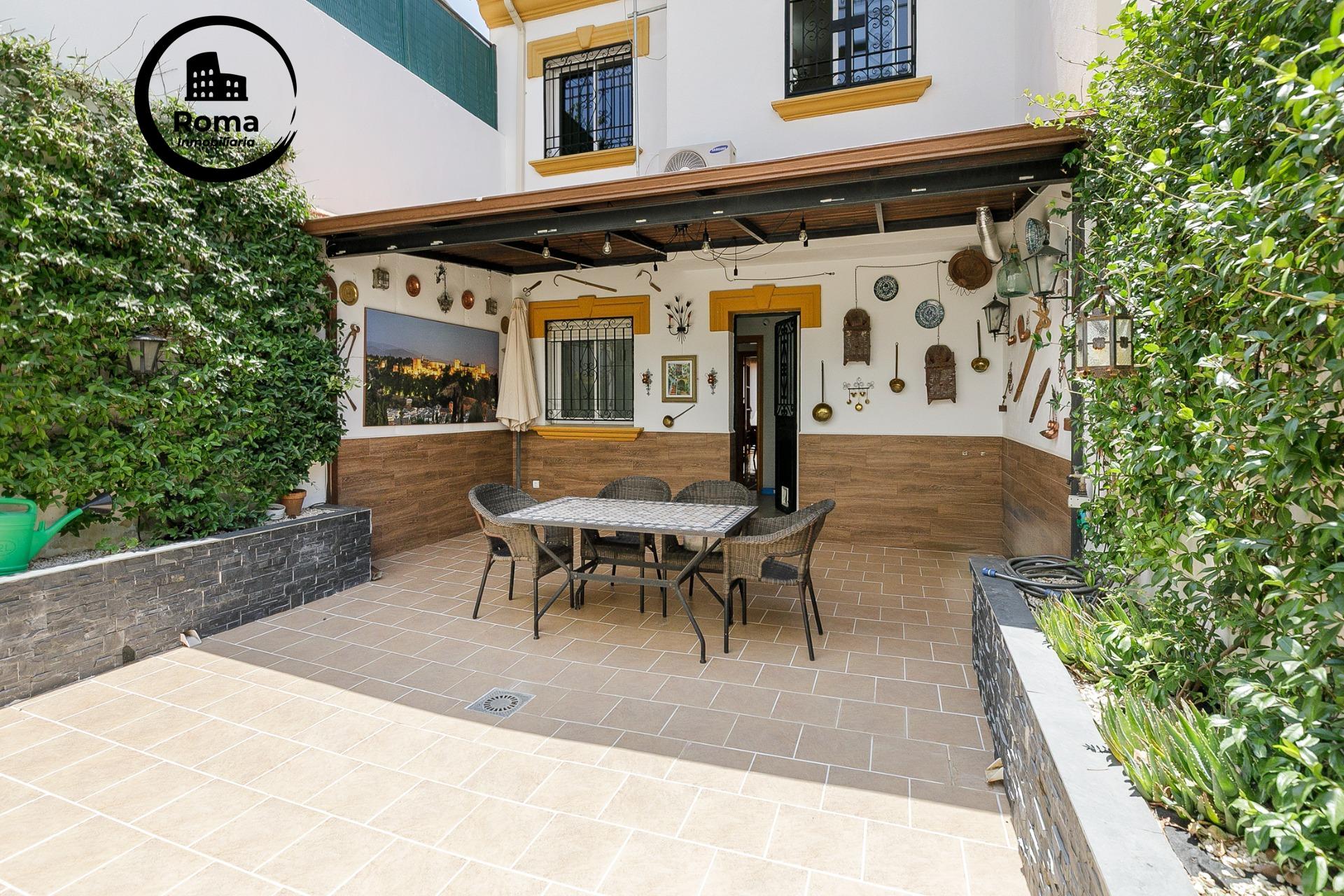 Preciosa casa reformada de 3 dormitorios con patios y terraz