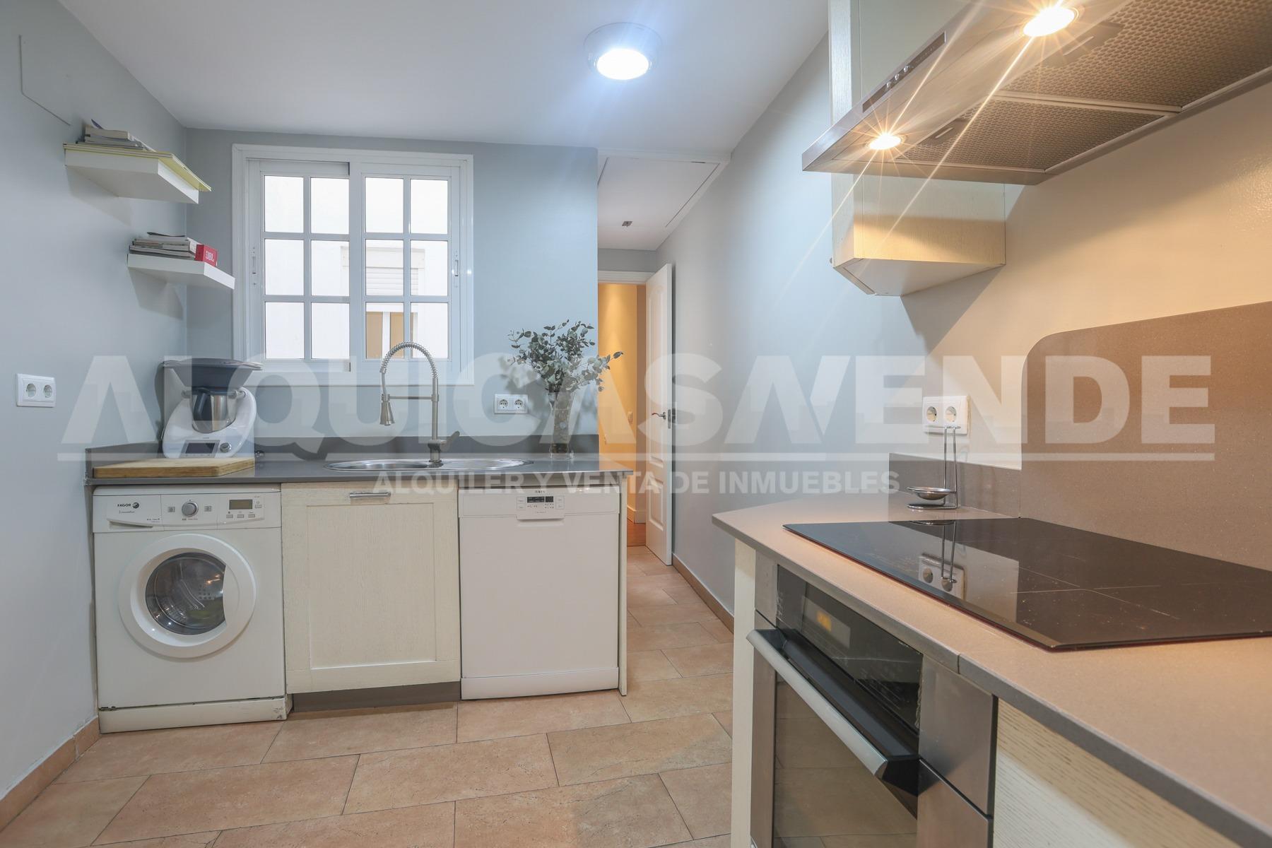 CENTRO- JUNTO A SIERPES. PISO DE LUJO CON BALCONES PARA LA S - foto 7