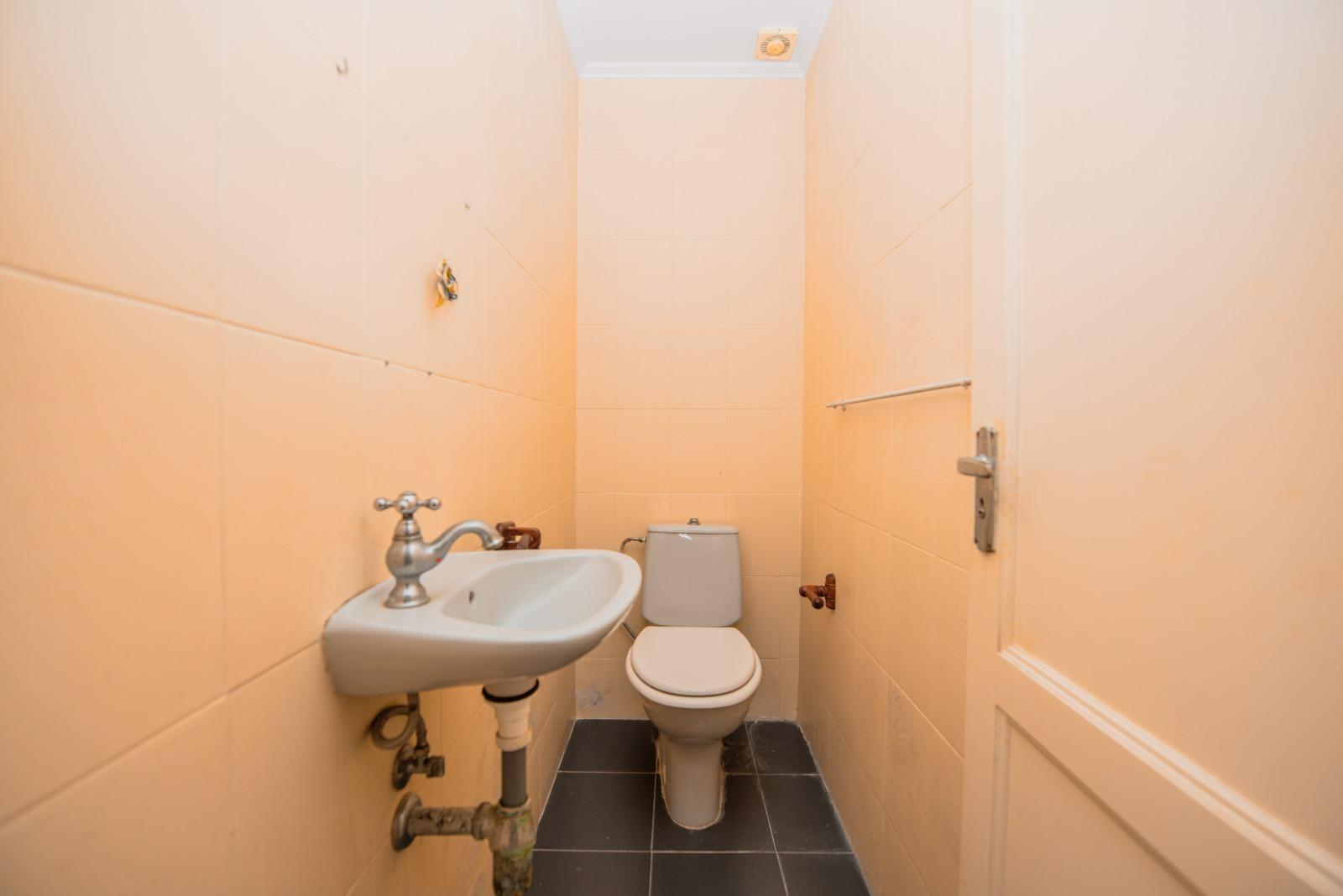 Se alquila amplio y luminoso local comercial situado en plen - foto 28