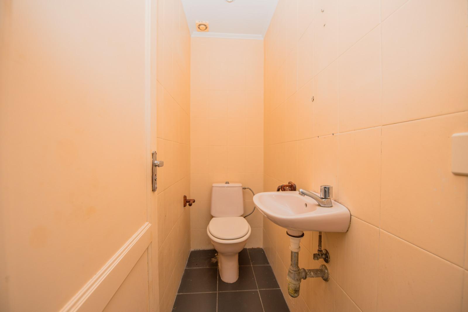 Se alquila amplio y luminoso local comercial situado en plen - foto 31