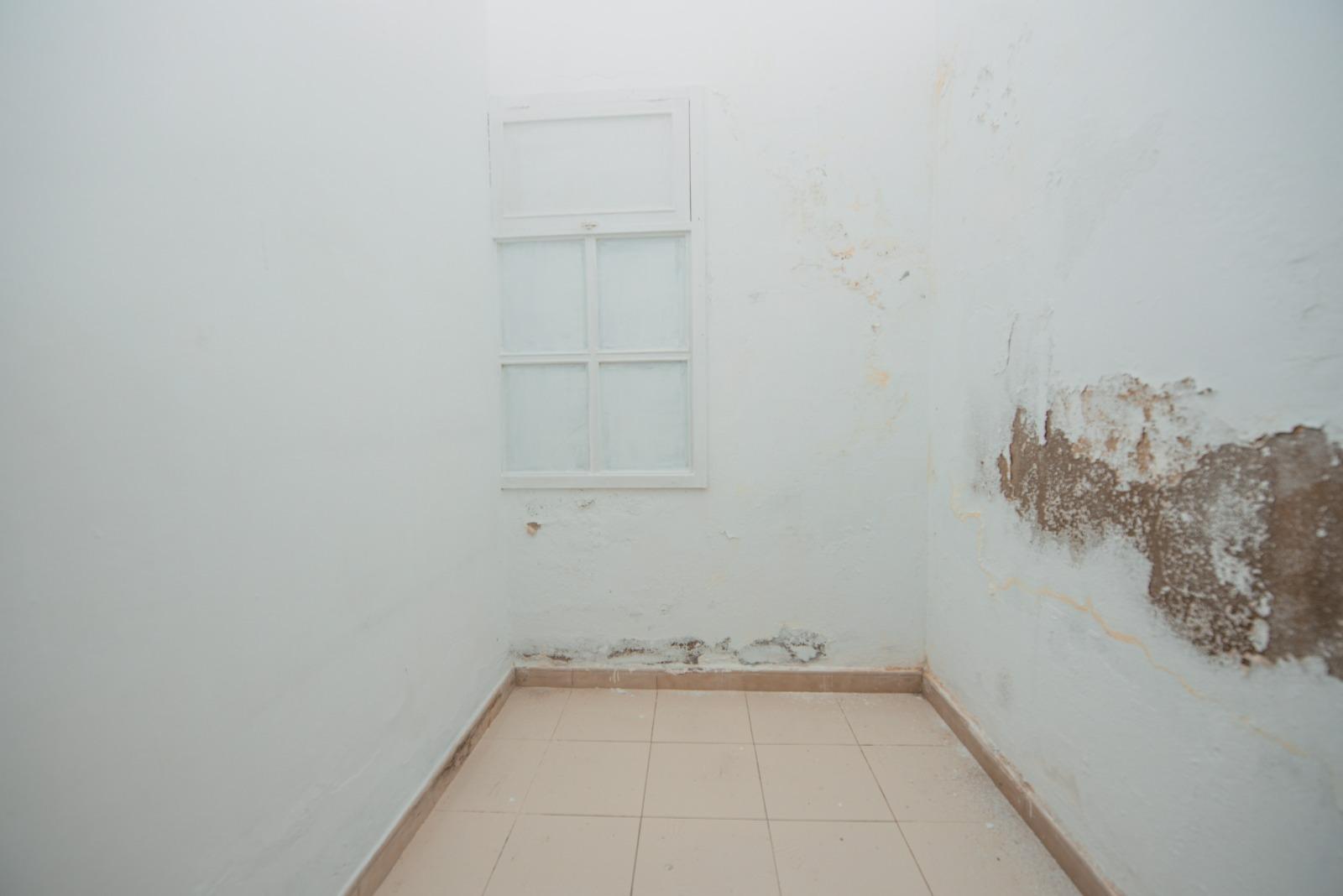 Se alquila amplio y luminoso local comercial situado en plen - foto 35