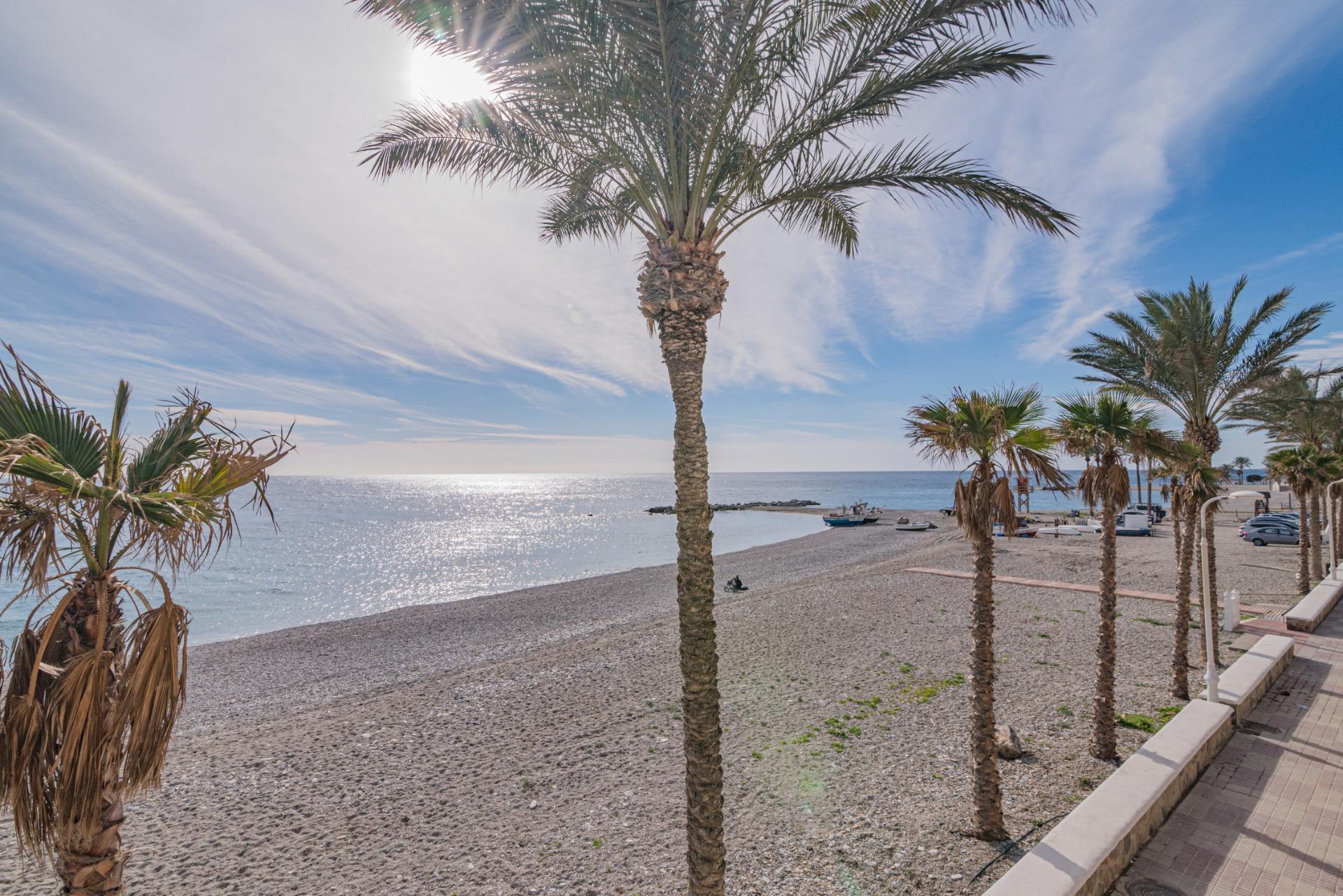 Piso en Venta en Castell de Ferro - foto 3