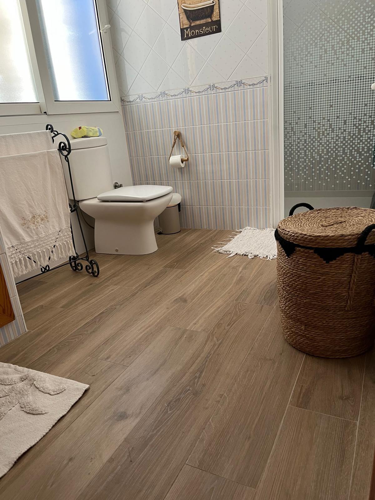 EXCLUSIVA VILLA INDEPENDIENTE CON PARCELA DE 1.340 m2 Y PISC - foto 16