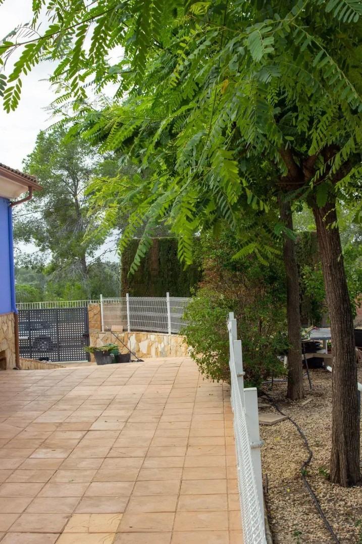 EXCLUSIVA VILLA INDEPENDIENTE CON PARCELA DE 1.340 m2 Y PISC - foto 30