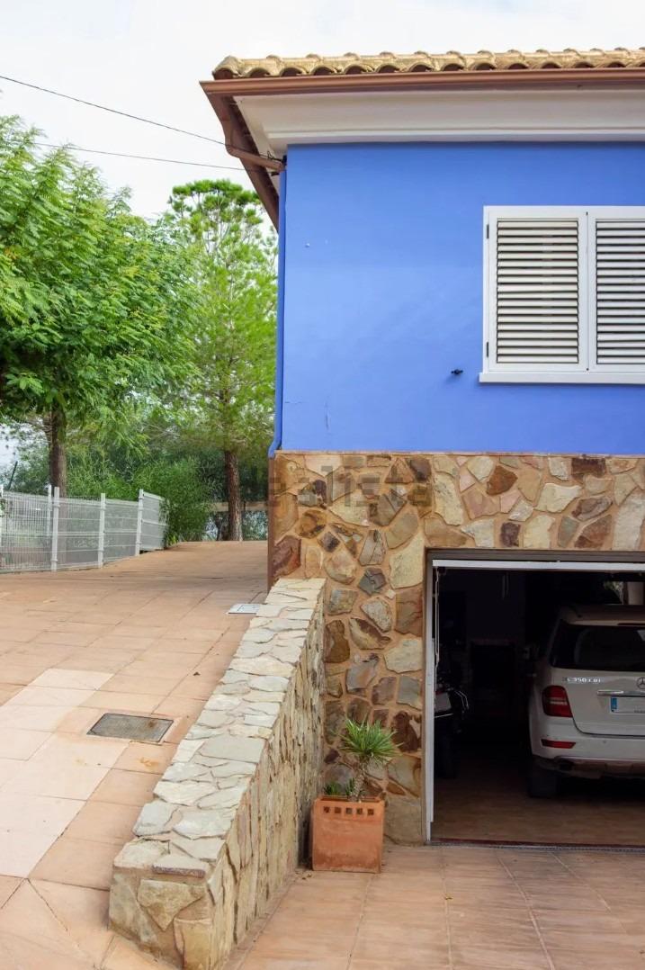 EXCLUSIVA VILLA INDEPENDIENTE CON PARCELA DE 1.340 m2 Y PISC - foto 32