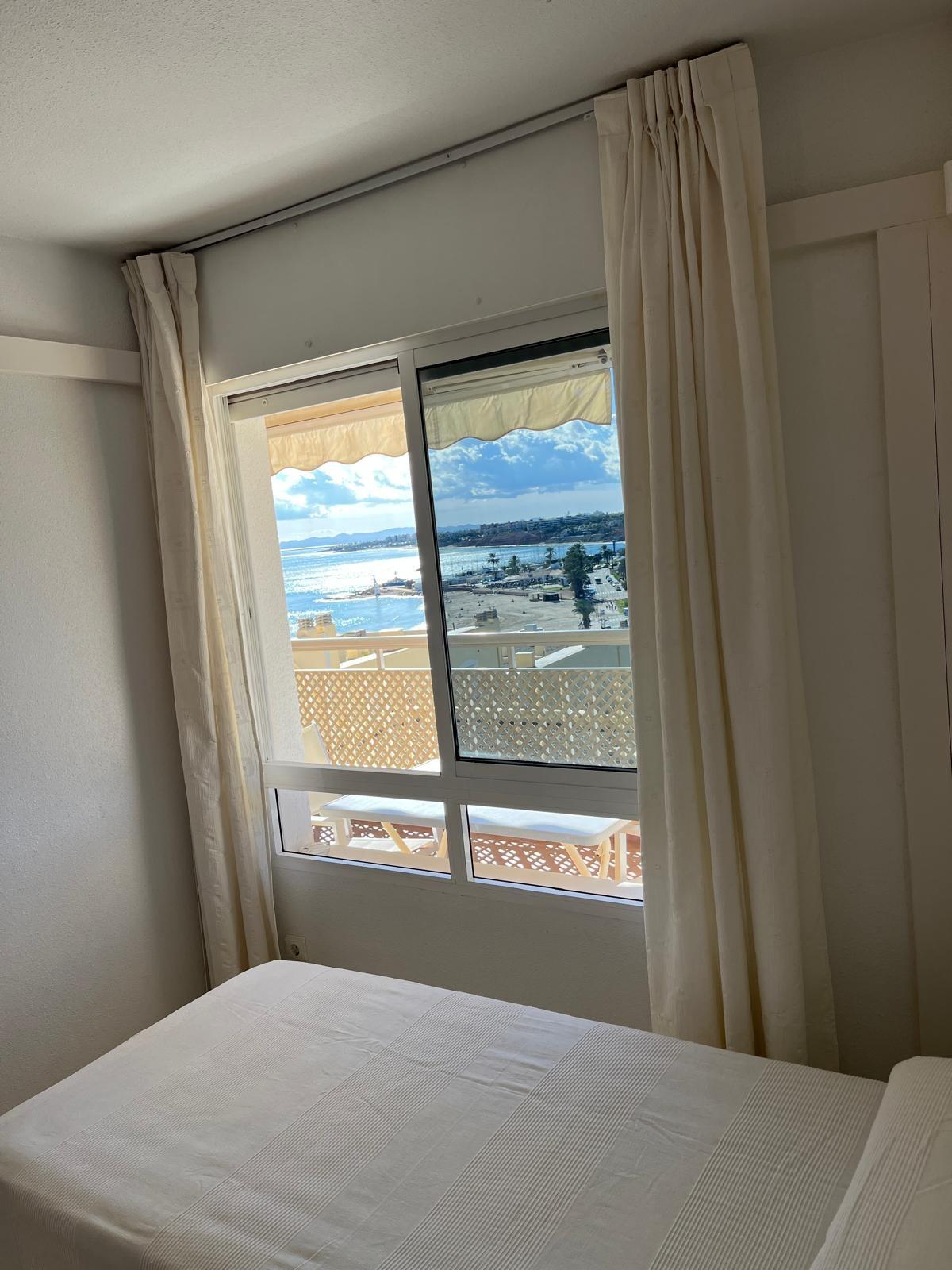 Apartamento con vistas al mar en primera línea | Aguamarina  - foto 22