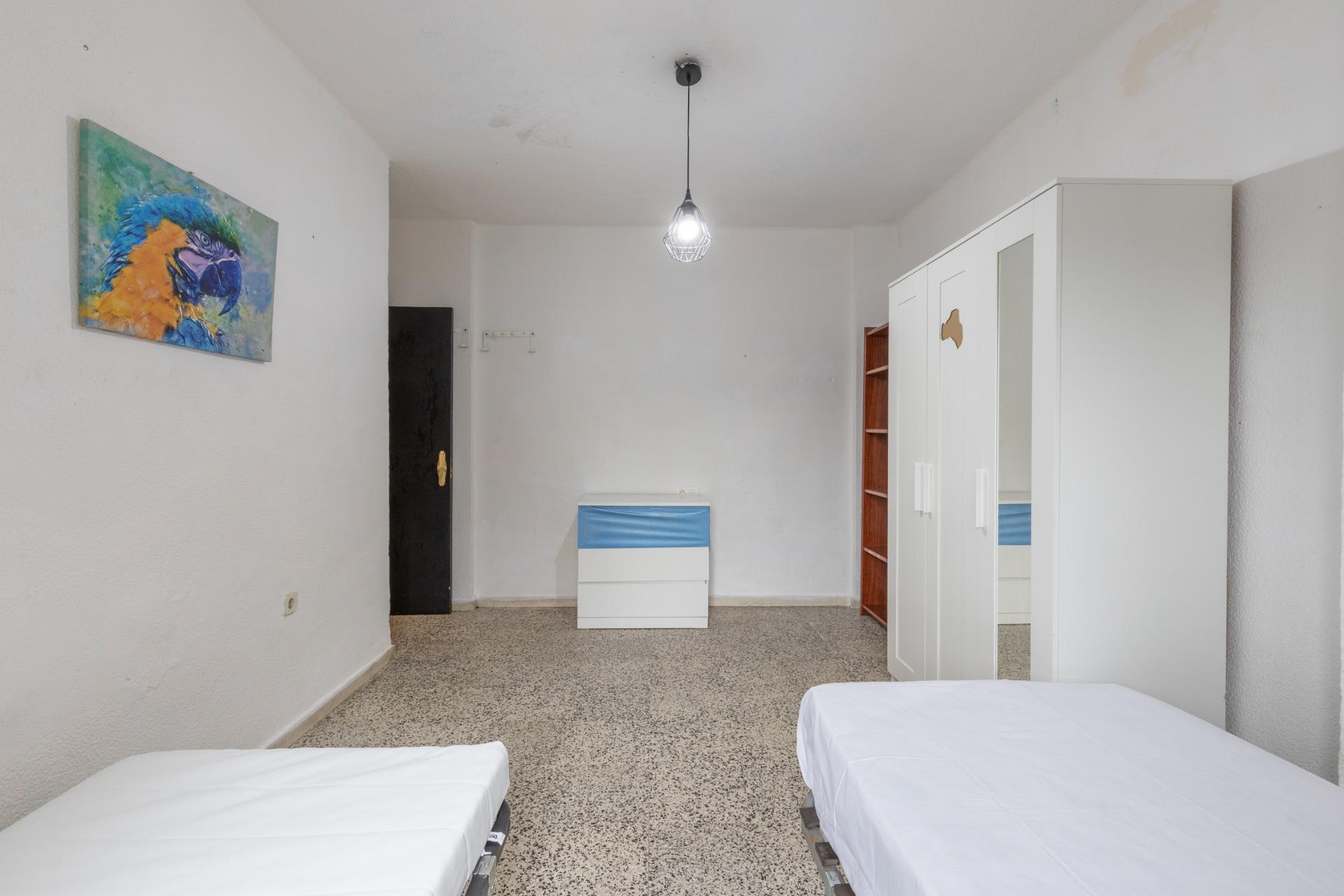 PISO DE 4 DORMITORIOS EN CAMINO DE RONDA - foto 12