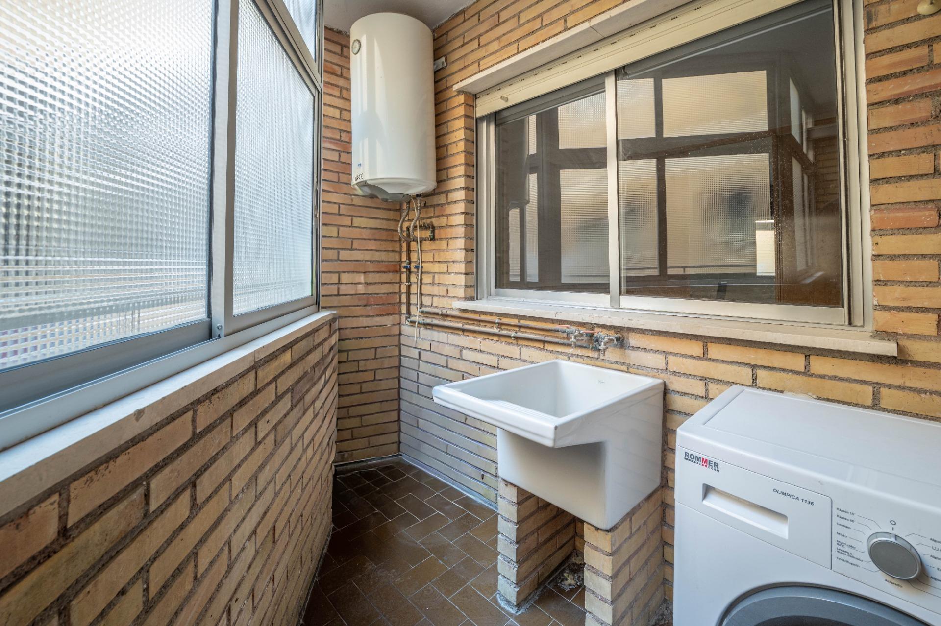 Una vida en el corazón de Granada: espacio, luz y futuro par - foto 38