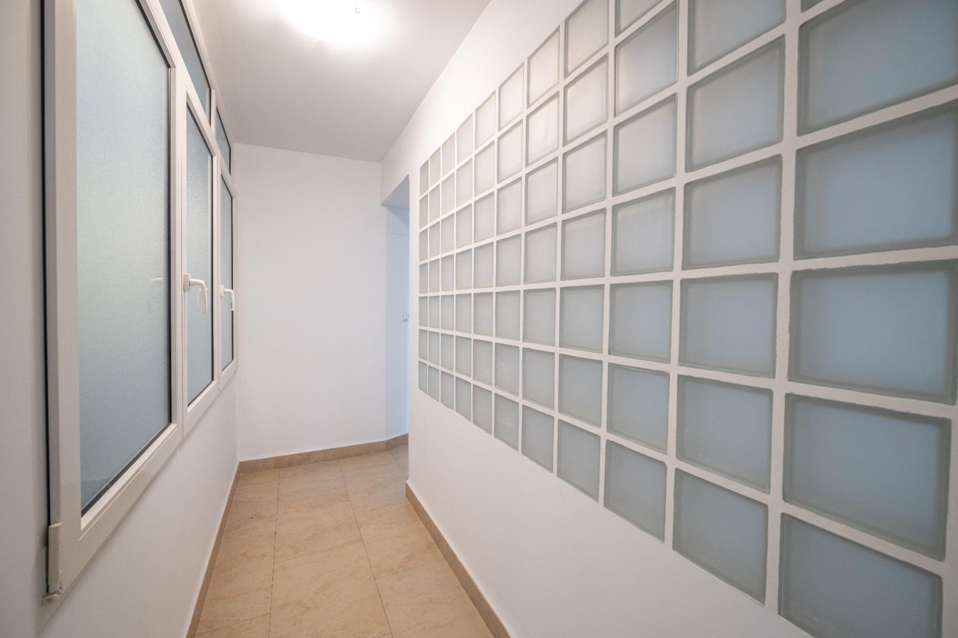 Gran Piso Reformado en Constitución, Frente a Paseillos Univ - foto 21