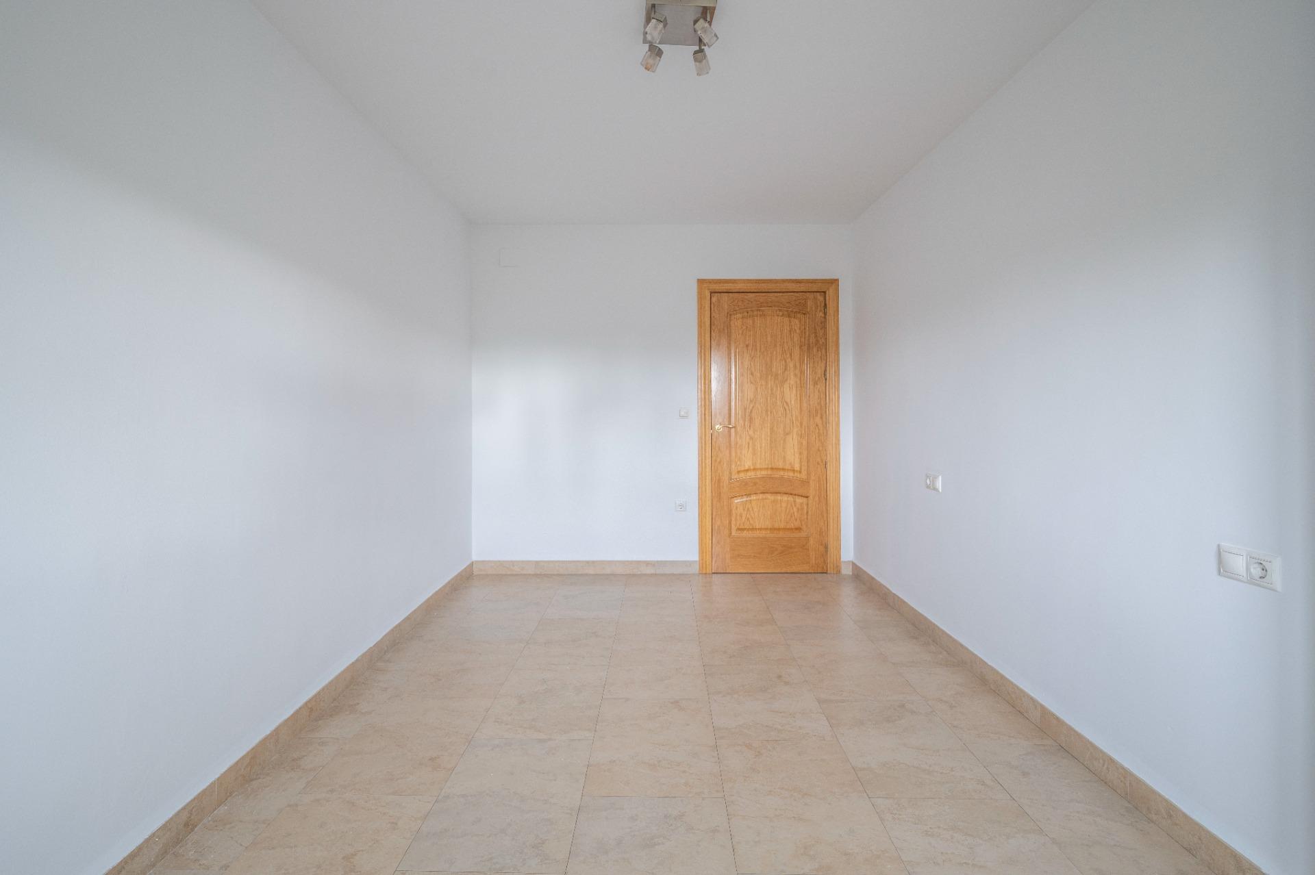 Gran Piso Reformado en Constitución, Frente a Paseillos Univ - foto 29