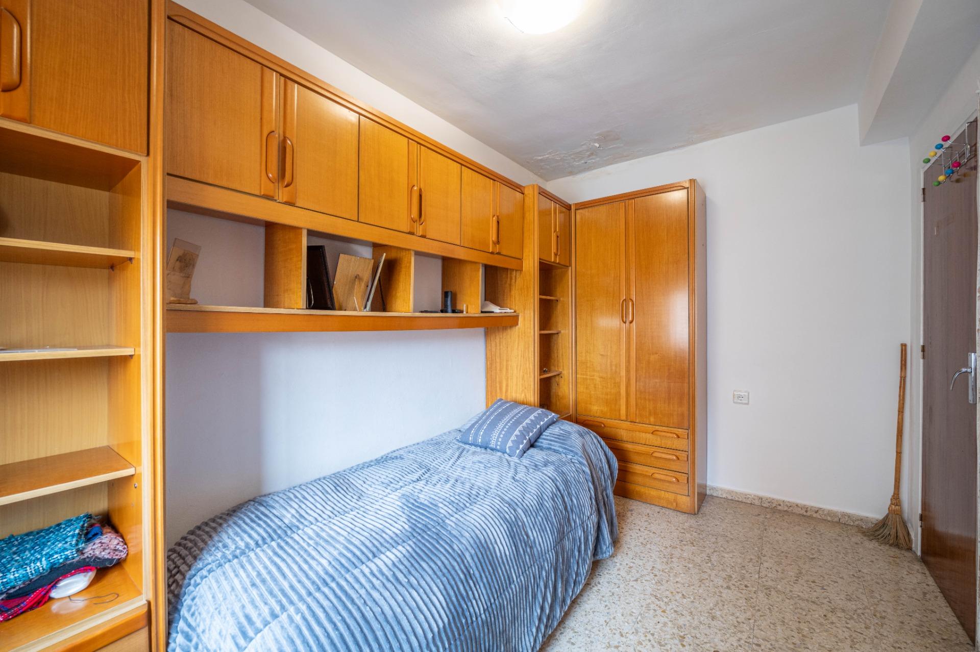 Luminoso piso exterior con terraza junto a Avenida de Dílar  - foto 37