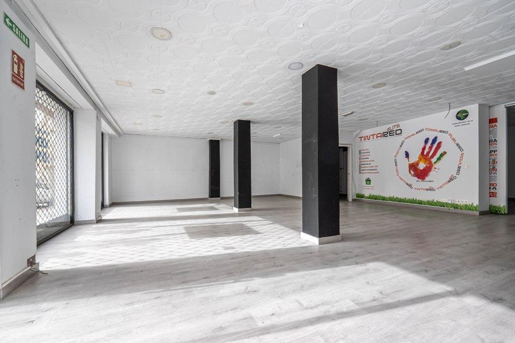 Venta de magnífico local en Avenida Doctor Olóriz - foto 8