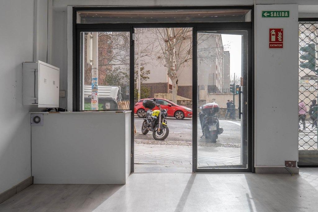Venta de magnífico local en Avenida Doctor Olóriz - foto 27