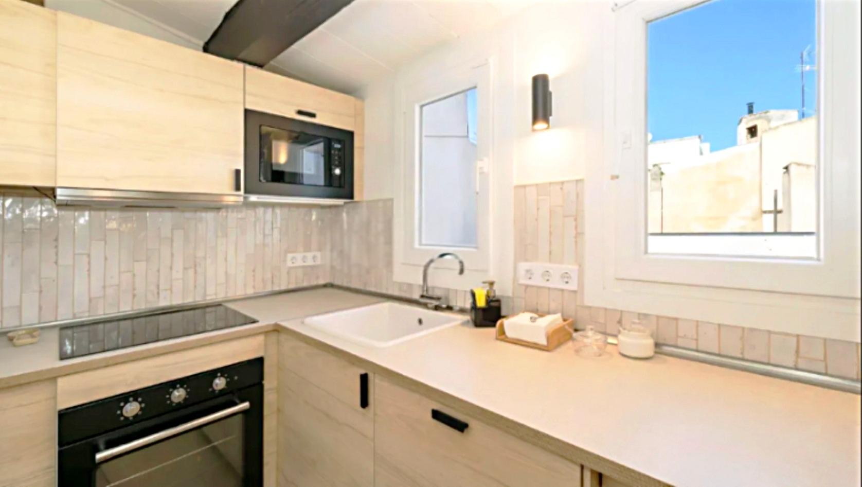 ATICO reformado con terraza privada en el corazón histórico  - foto 10