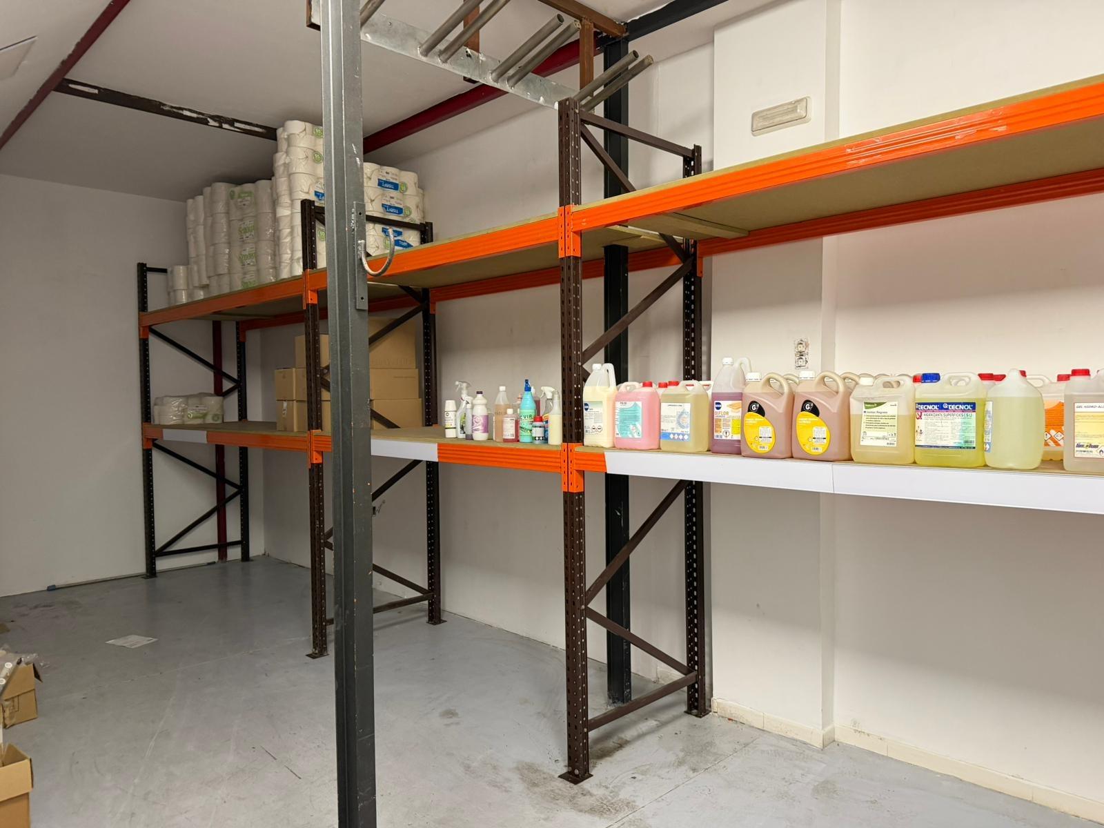 FANTASTICA NAVE EN ESQUINA EN POL. IND. AMARGACENA - foto 3