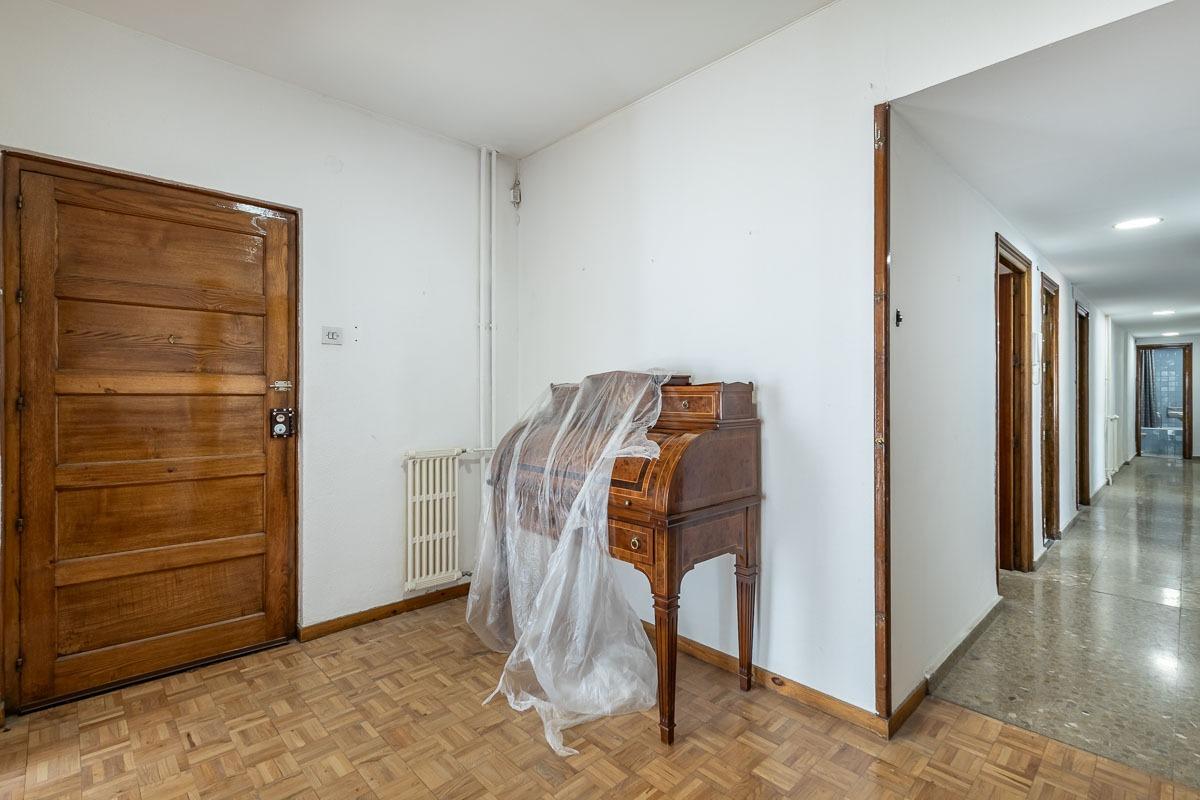 GRAN PISO JUNTO AV. DE CONSTITUCION - foto 17