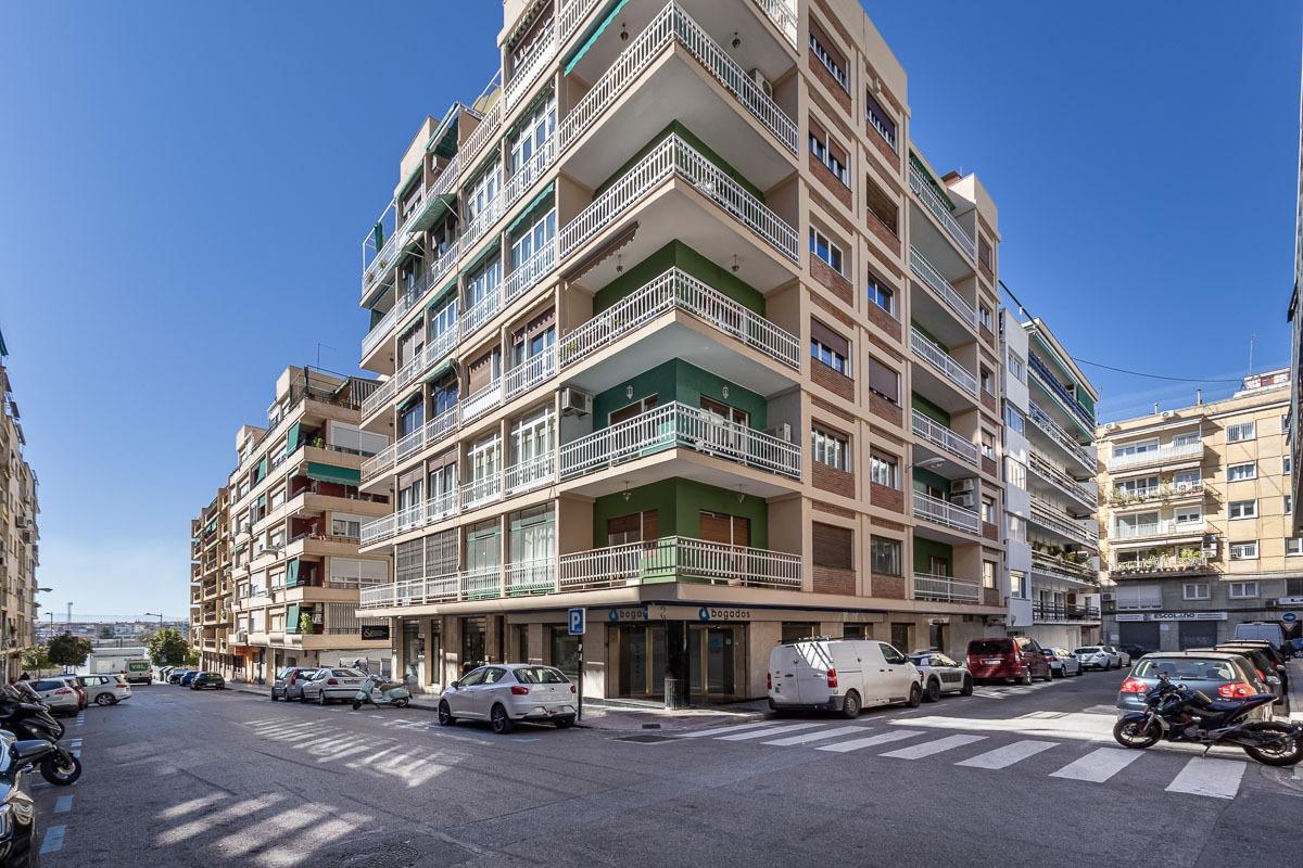 GRAN PISO JUNTO AV. DE CONSTITUCION - foto 49