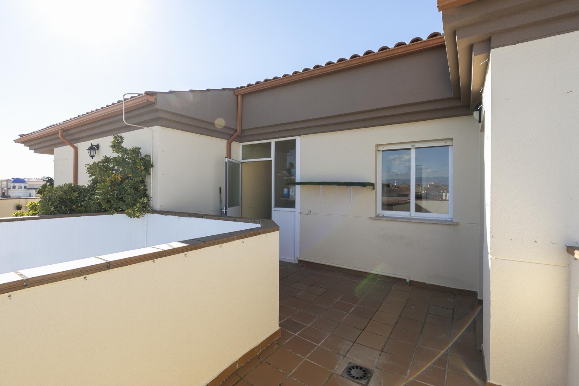 Ático con enorme terraza con vistas espectaculares de Granad - foto 18