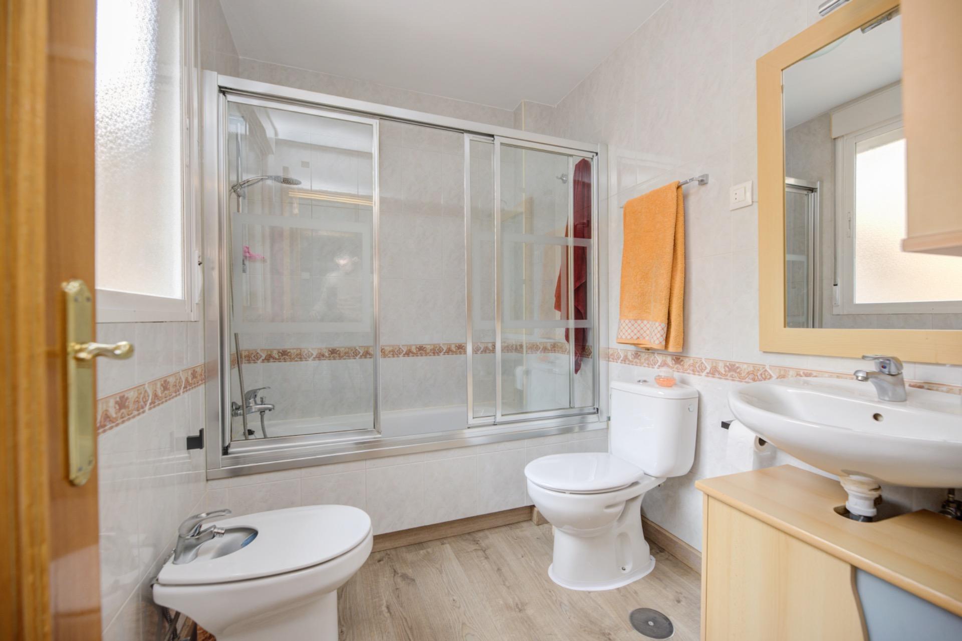 Magnífico piso en Mejorada del Campo, amplio, luminoso y lis - foto 3