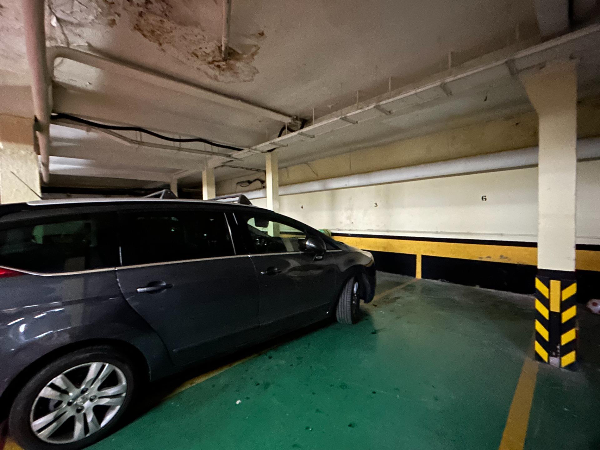 EXCLUSIVA PLAZA DE GARAJE EN CRISTÓBAL BORDIÚ: LARGO EXTRAOR