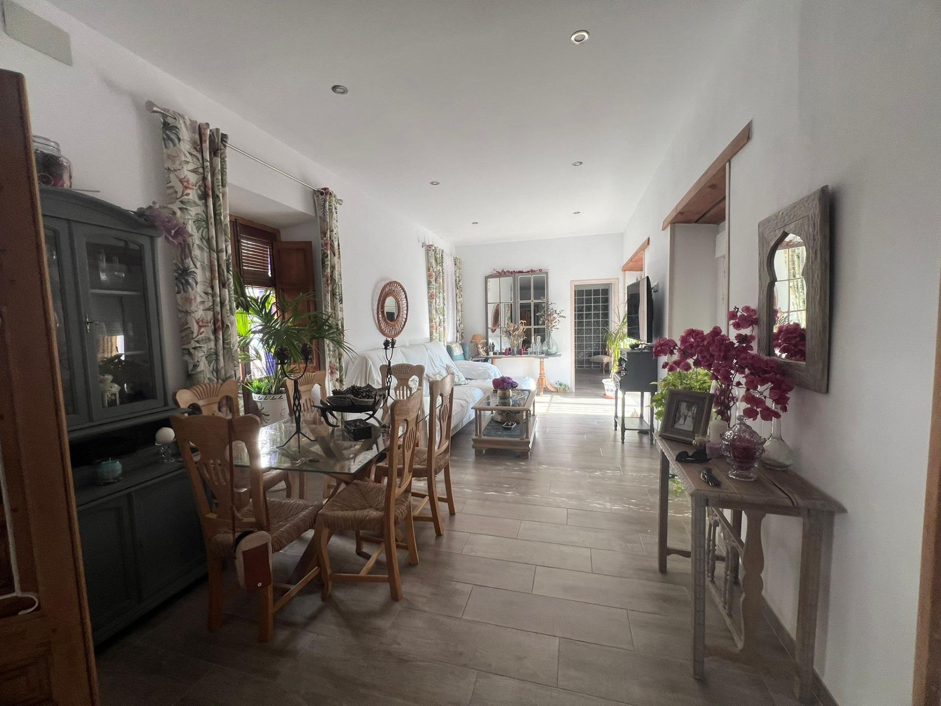 E. ESPECTACULAR OPORTUNIDAD!!! CASA CON LICENCIA TURÍSTICA J