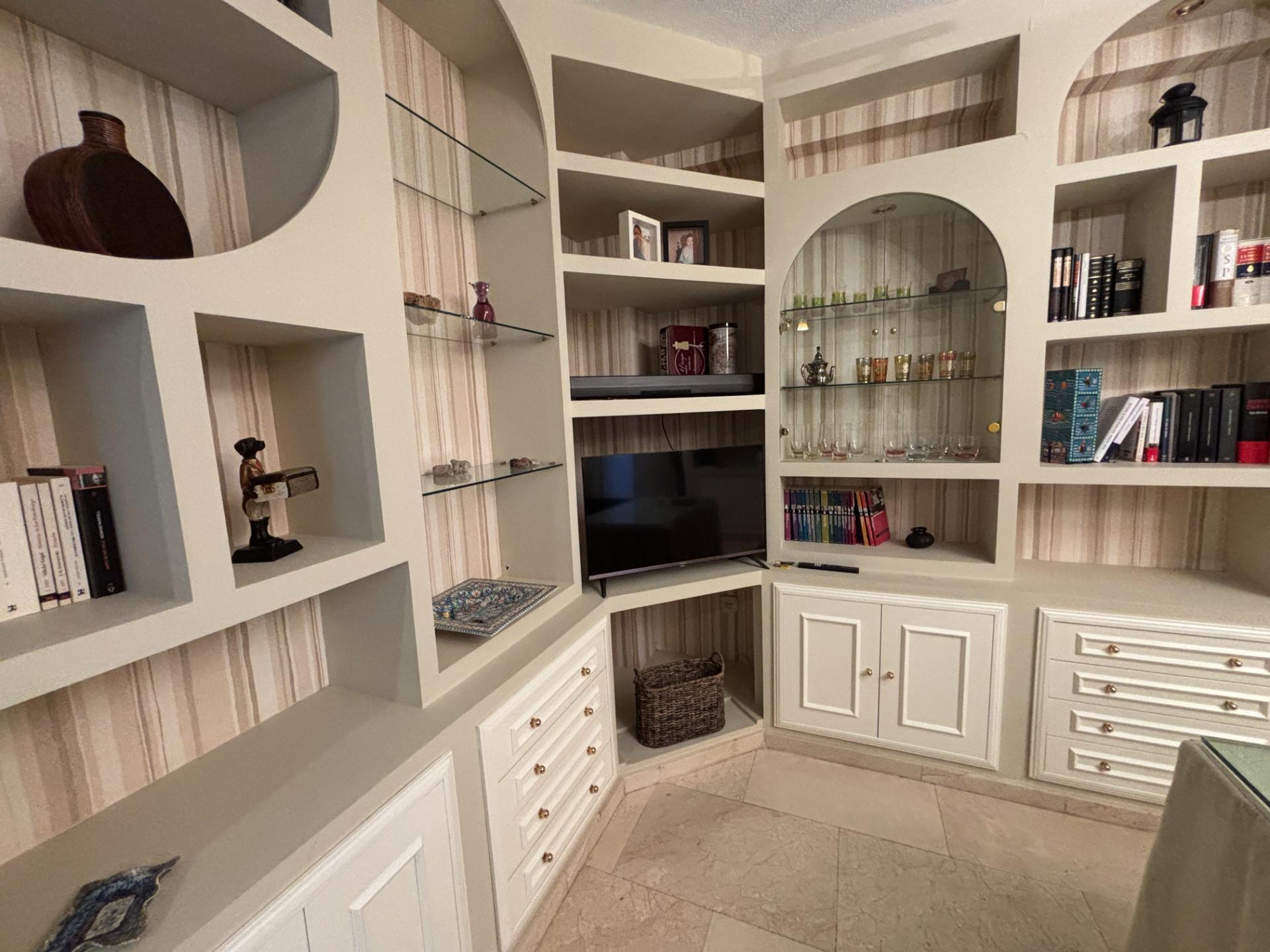 Piso en zona Santa Marina con garaje y trastero - foto 10