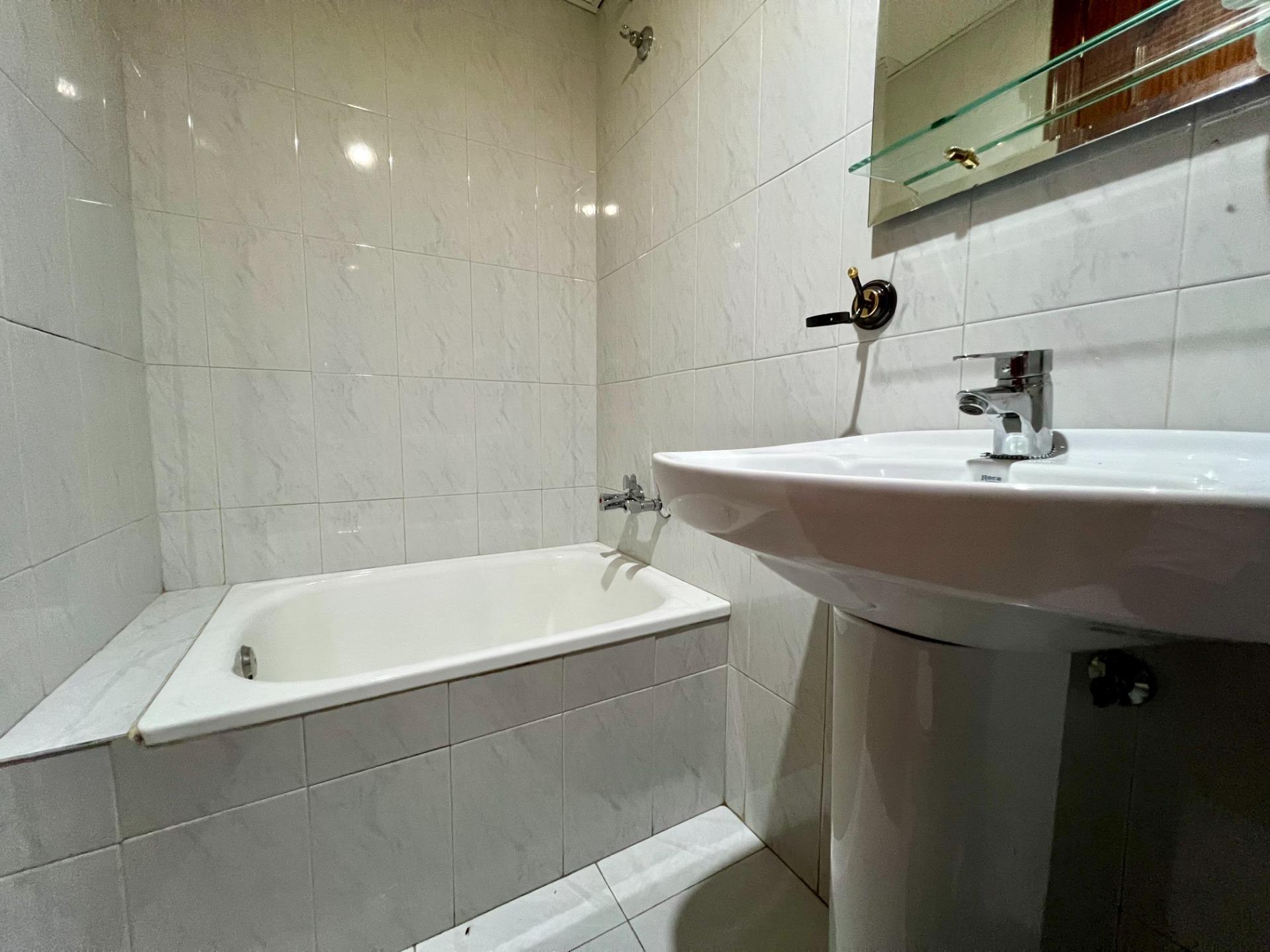 E. AMPLIO Y TRANQUILO PISO EN VILLAFRANCA - foto 29