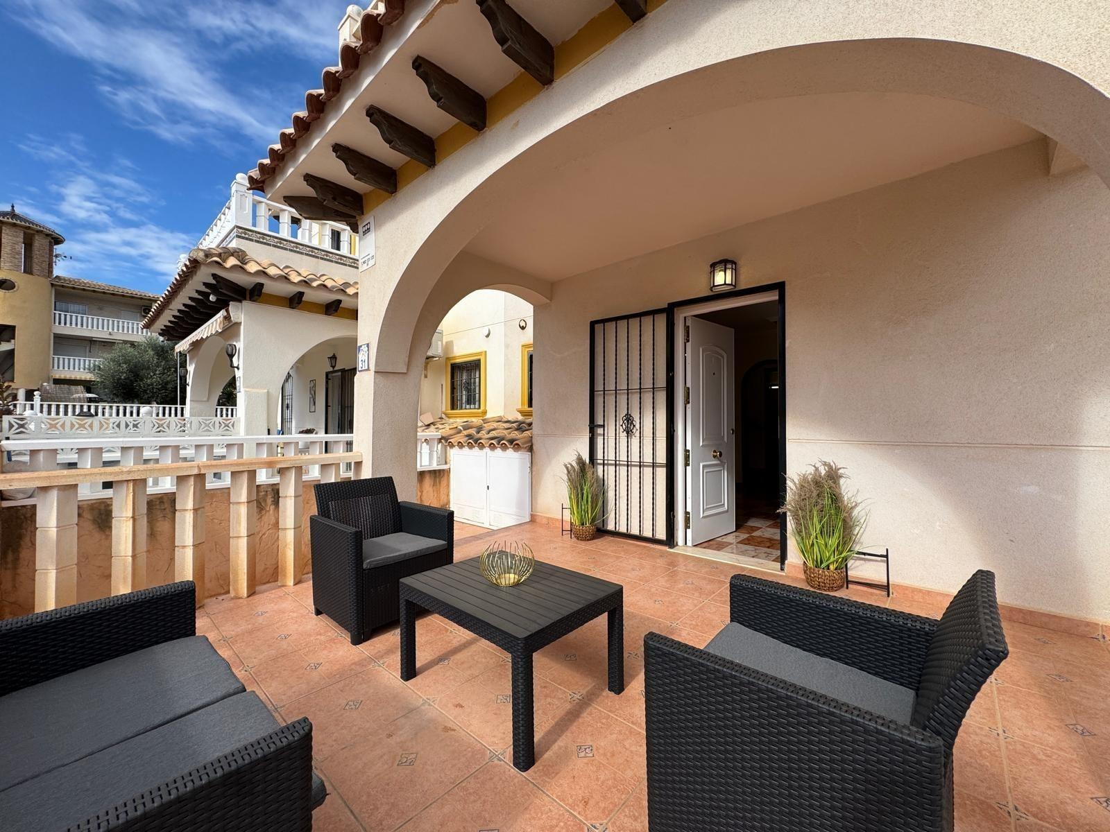 Moderno Adosado en Cabo Roig – Elegancia, Privacidad y Vista - foto 8