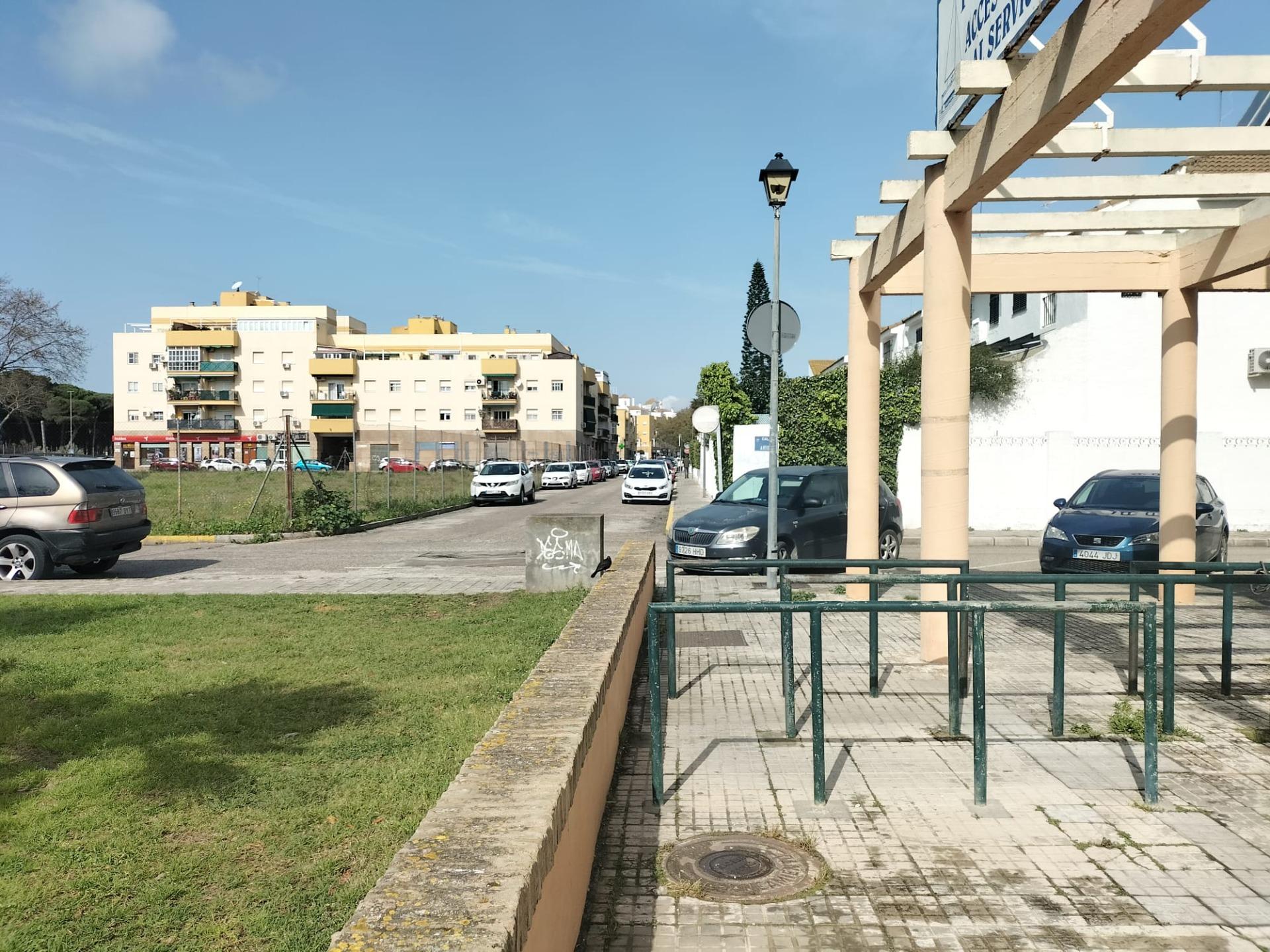 Local Comercial en Alquiler Zona Avd. Descubrimiento - foto 3