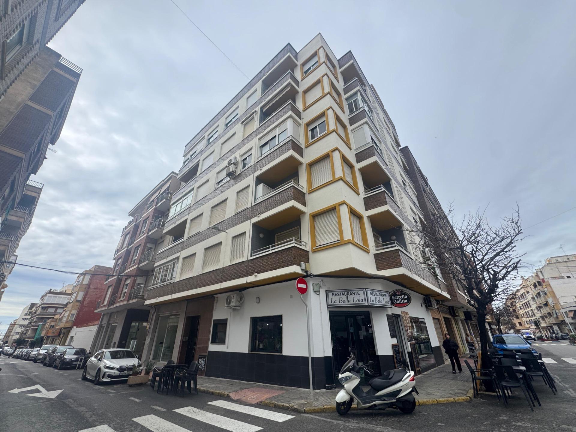 Amplio piso totalmente reformado en el centro de Torrevieja - foto 22