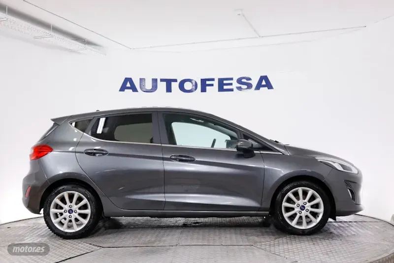 Ford Fiesta - foto 8