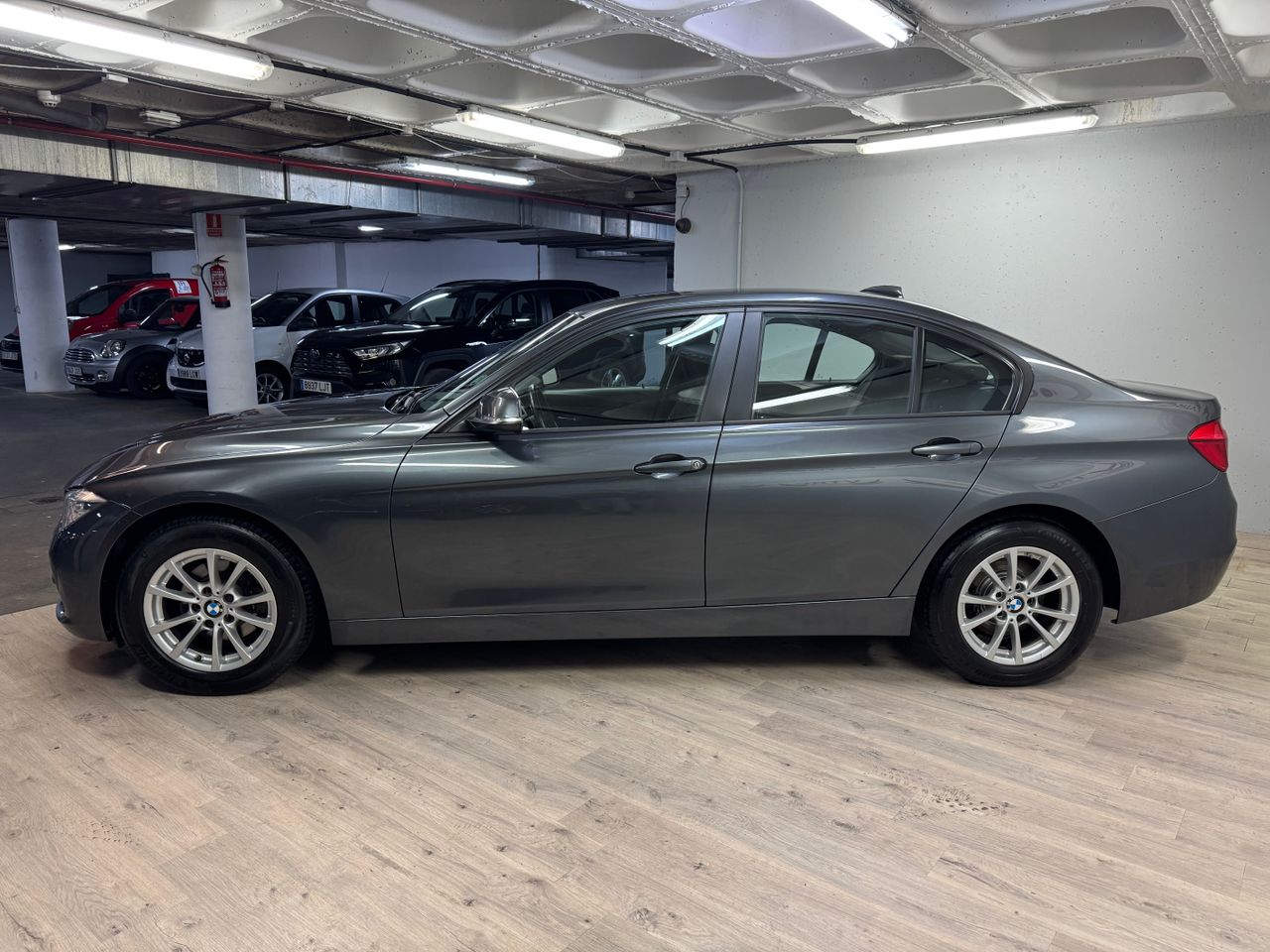 BMW Serie 3 318D - foto 6